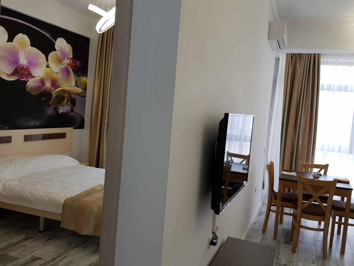 Lotus 7 Silver Mamaia Dış mekan fotoğraf